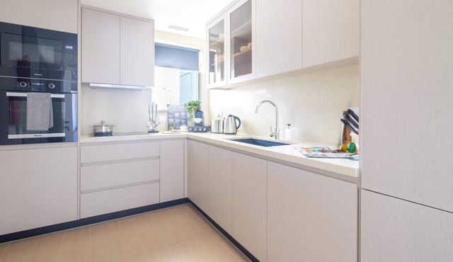 Tranquil 2BR with Spacious Balcony in Dubai Marina