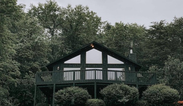 Travis Lodge, 4 BR Lodge with Great View and Hot Tub in Logan
