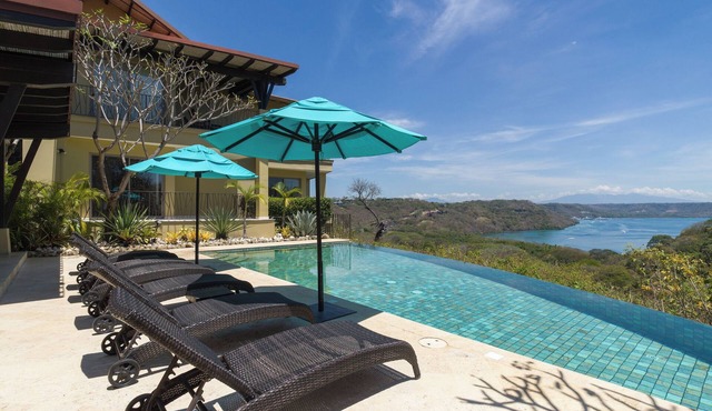 Ultra Lux Residence Premium Golf Cart & Resort Pool at Peninsula de Papagayo