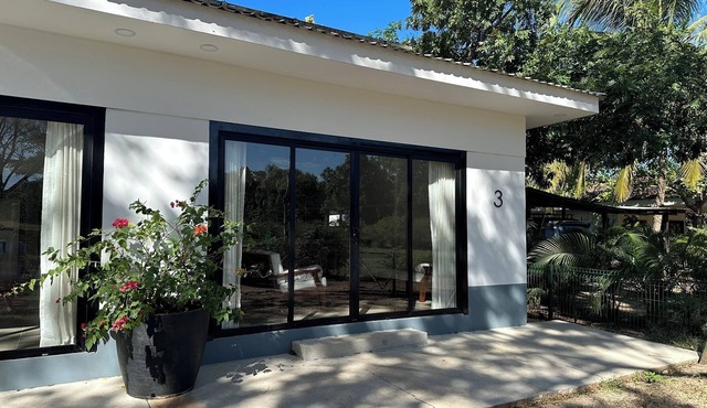 Unique 8-bedroom Beach Farm with garden & macaw sanctuary in San Jose de Pinilla