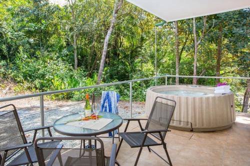Villa Iguana - Great place & privacy with Jacuzzi & WiFi