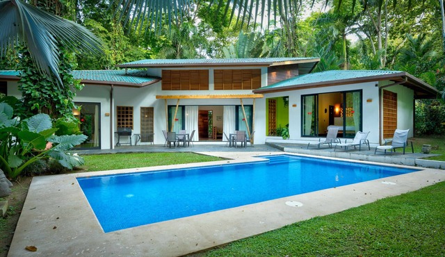 Villa KAPOKUA | Private-Pool Villa near Playa Chiquita