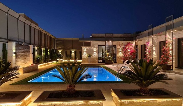 Villa La Roche - Prime location, amenities & luxurious vibes