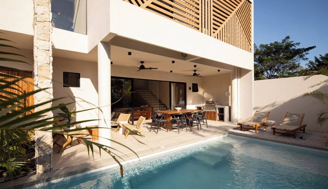 Villa Loro, Villa Loro in Sámara