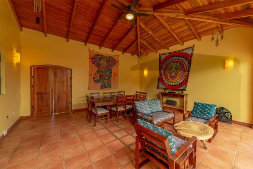 Villa Macaw by Vacation Pura Vida in Esterillos Este