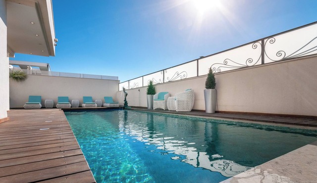 Villa with Pool - Next the Beach