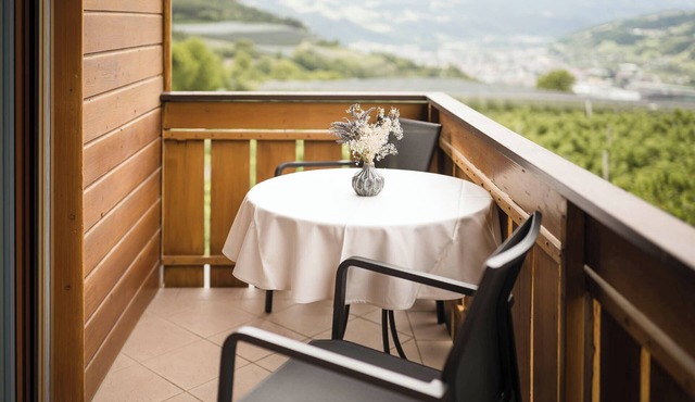 Vineyard apartments with magnificent view and Brixen South Tyrol Guest Pass in Raas