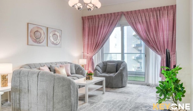 Viridis Living Chic and Spacious 1BR