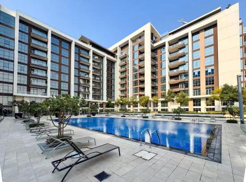Vogue Vacation Homes, Acacia with Direct Access to Dubai Hills Park, Two Bedroom Apartment with Balcony, Vibrant Community, Park and Pool View, Access to all Amenities