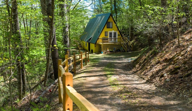 Whimsical A-Frame | Secluded Feel, Close to Town in Murphy