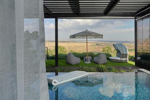 Y HOUSE SUITES
