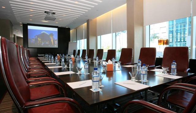Yas Plaza Circuit by IHG