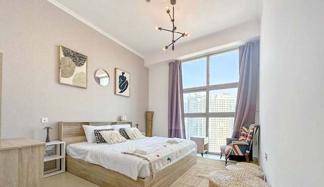 Your Marina Escape: Charming Apartment in Dubai