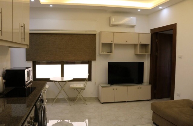 Amazing one Bedroom Apartment in Amman, Elwebdah 7