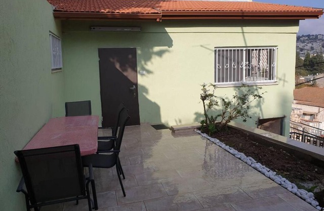 Fares - Cozy Guest House in old Nazareth market