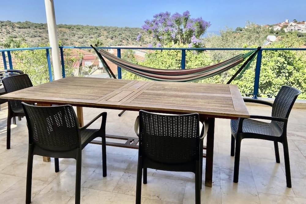 Zikhron Ya'aqov Villa | Cheerful 4-bedroom home with Sea & Nature VISTA