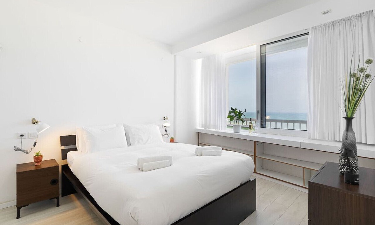Tel Aviv Promenade Apartment | Panoramic Seaview Balcony Escape by Sea N Rent