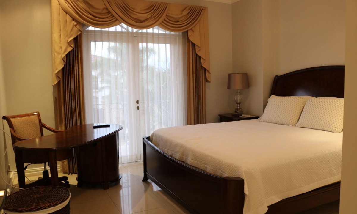 San Antonio de Belen House | Deluxe Property in Cariari