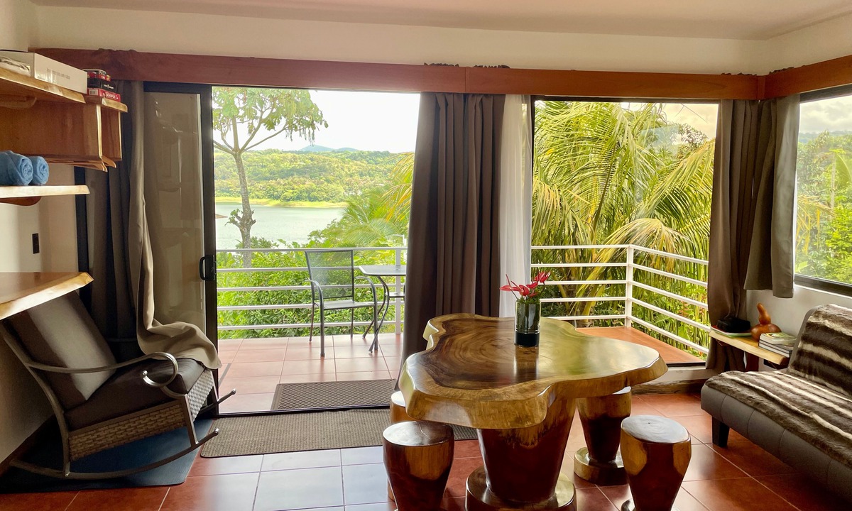 Arenal House | The Fruit Tree Garden Bromeliad Suite