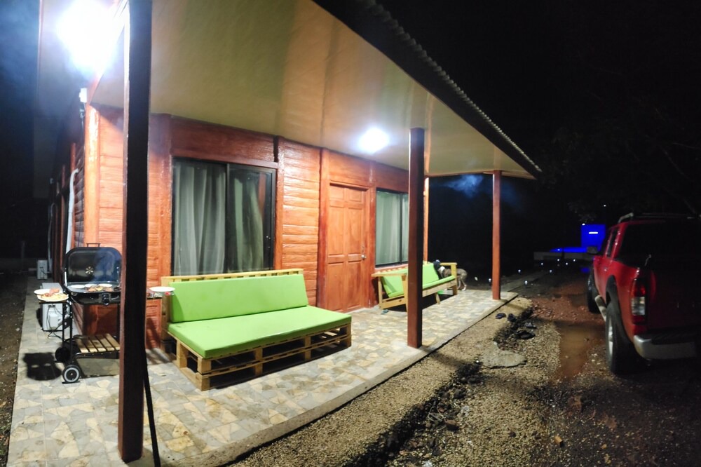 Santa Barbara House | Stronghouse, Casa Para Vacacionar,10 Minutos de las Mejores Playas de Guanacaste