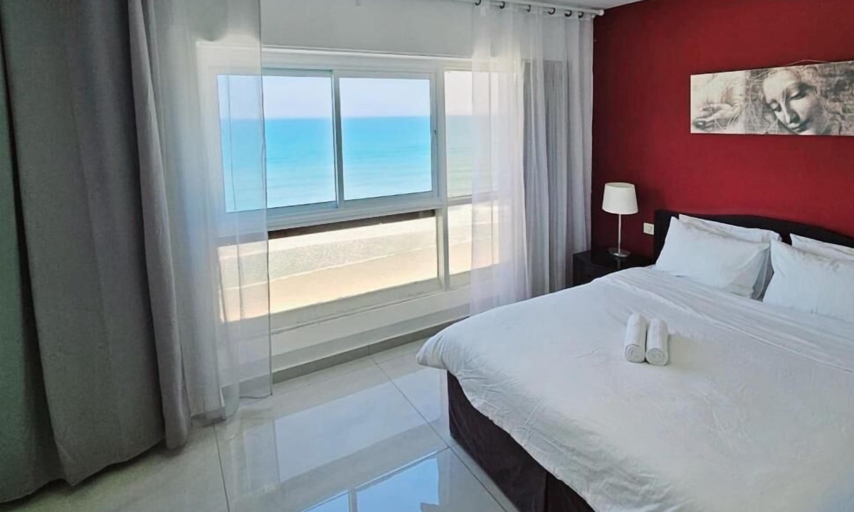 Bat Yam Apartment | SHaYaSH apartments Leonardo Bat-Yam