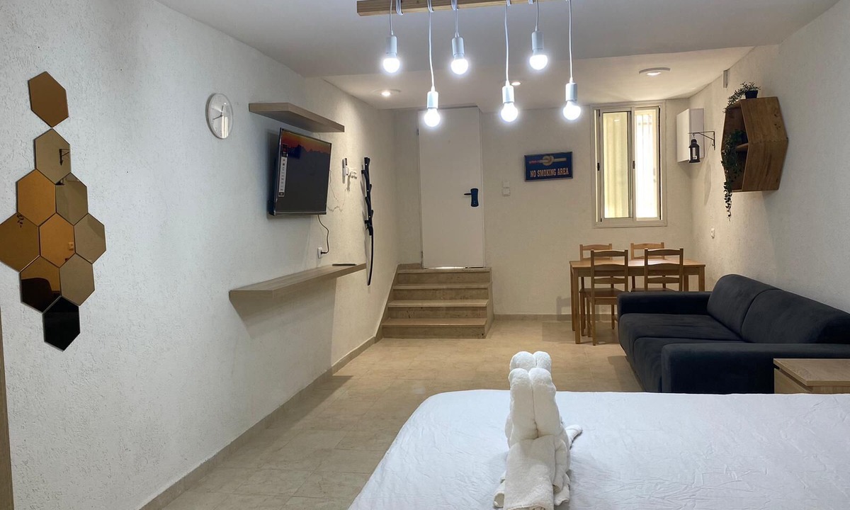 German Colony Apartment | Maya Guest House-GermanColony&BahaiGardn