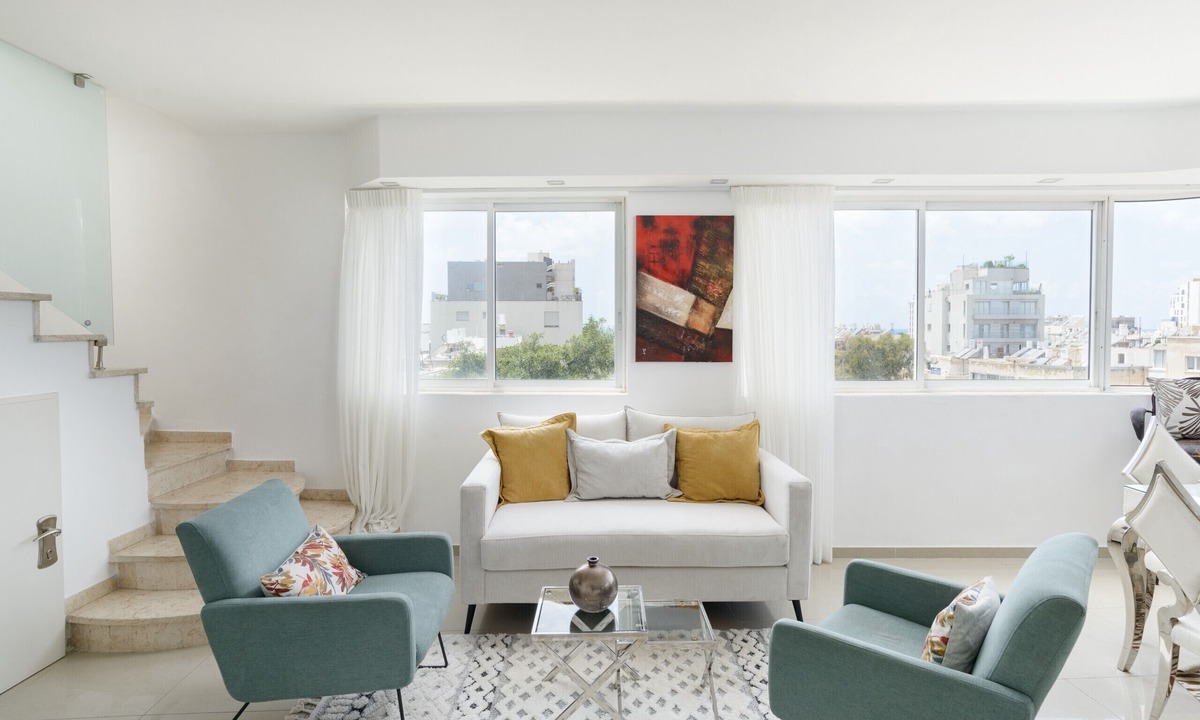 Old North Apartment | Penthouse with Terrace & Panoramic View by FeelHome