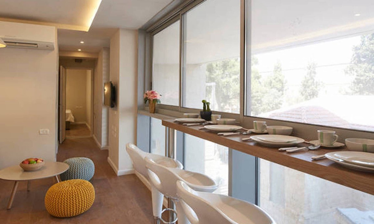 Jerusalem City Centre Apartment | MAMAD Chic 1BR in City Center by FeelHome