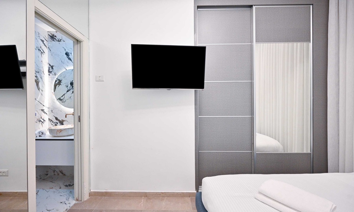Tel Aviv City Center Apartment | Modern Sea View 3BR on Frishman Beach by HolyGuest