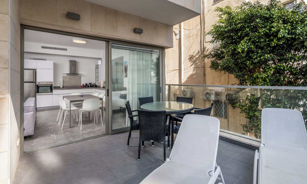 Tel Aviv Promenade Apartment | Mamma Mia 3BR in Frishman beach by HolyGuest