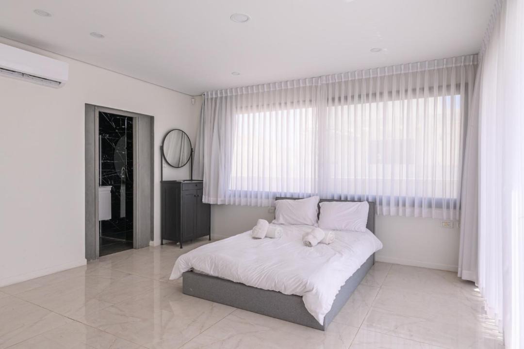 Neve Zohar Apartment | זוהר על הים - ווילה ו-3 חדרי סטודיו מהממים עם בריכה בנווה זוהר