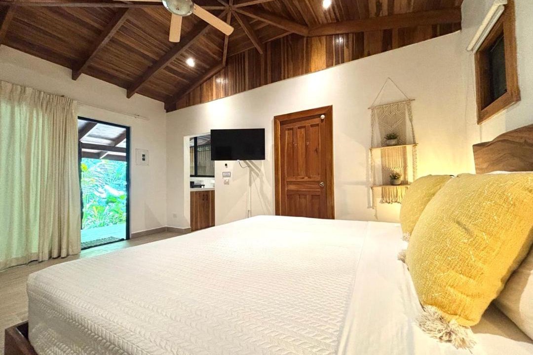 Playa Santa Teresa Bed & Breakfast | Makanas Beach Bungalows