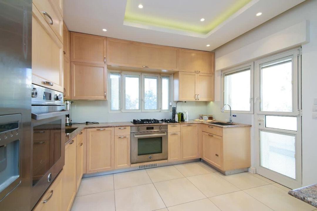 Rehavia Apartment | Bright, Spacious, & Homey Central Rechavia Residence