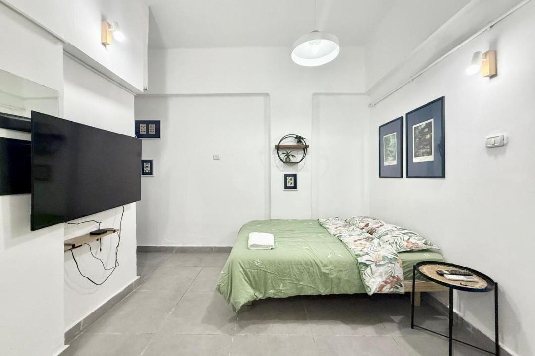 Old North Apartment | Dotan's Place By The Beach!