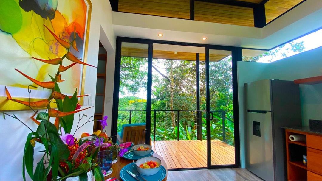 Savegre House | Casita Jungle Nest, 5 minutes drive to Playa Linda, 15 to Dominical, Wifi Starlink