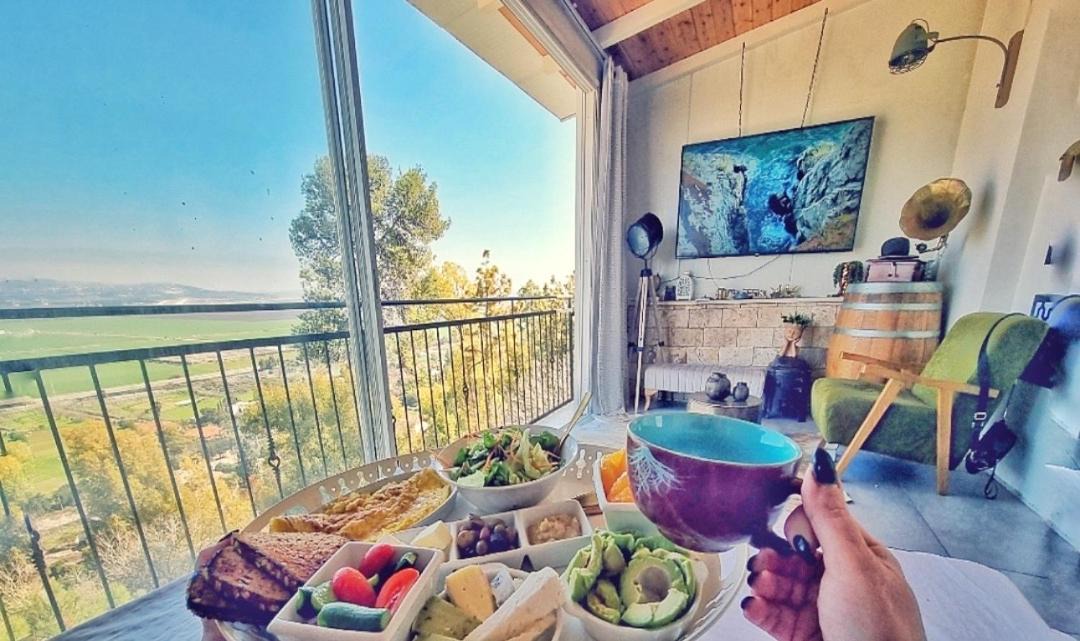 Yokneam Moshava Apartment | על קצה ההר
