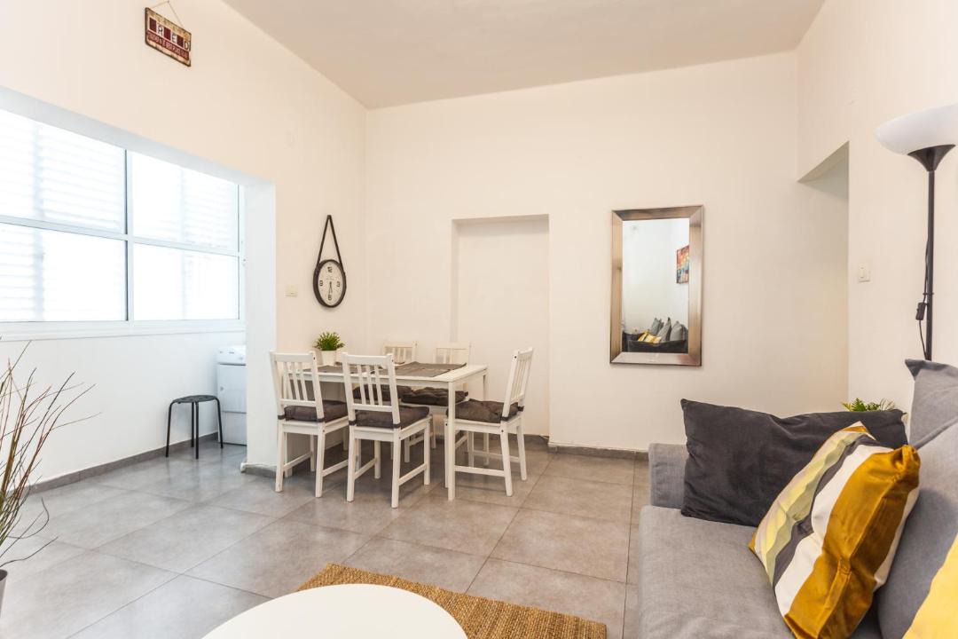 Kerem HaTeimanim Apartment | Lovley Apartment close to the beach and Carmel market