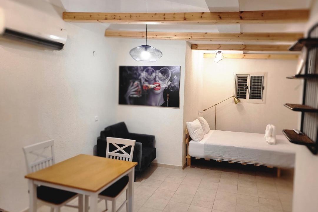 German Colony Apartment | Maya Guest House - German Colony & Baháí Gardens, Haifa