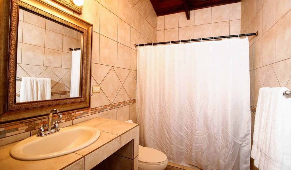 Photo of Bathroom in San Antonio de Belen