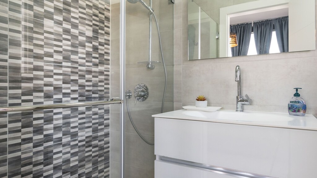 Photo of Bathroom in Kerem HaTeimanim