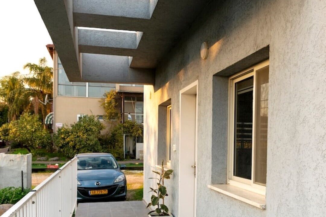Photo of Outdoor in Livnim