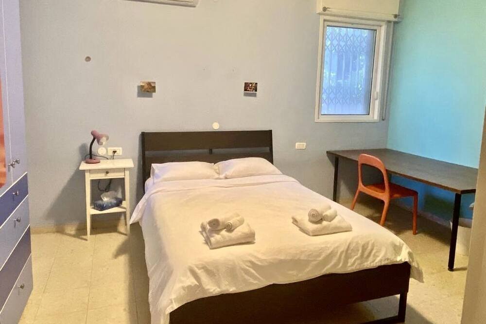 Photo of Bedroom in Zikhron Ya'aqov