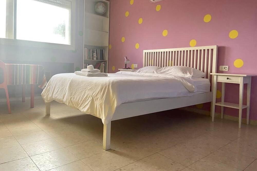 Photo of Bedroom in Zikhron Ya'aqov