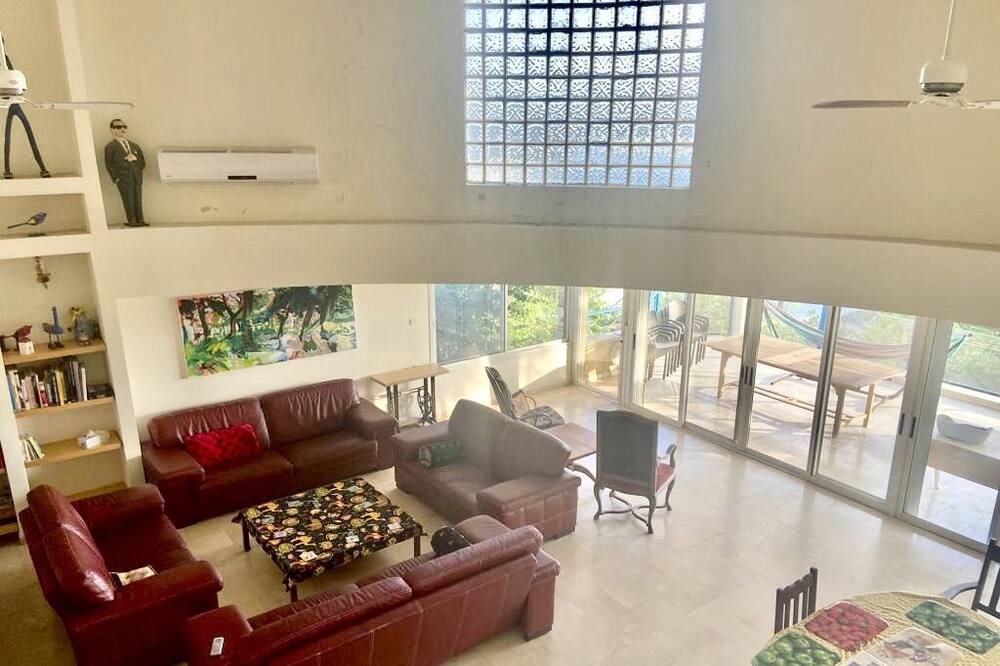 Photo of Livingroom in Zikhron Ya'aqov