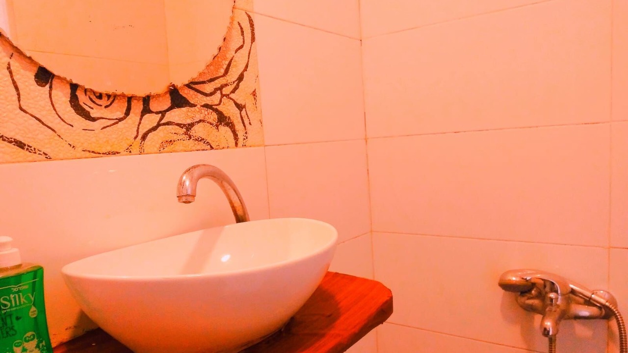 Photo of Bathroom in Musrara