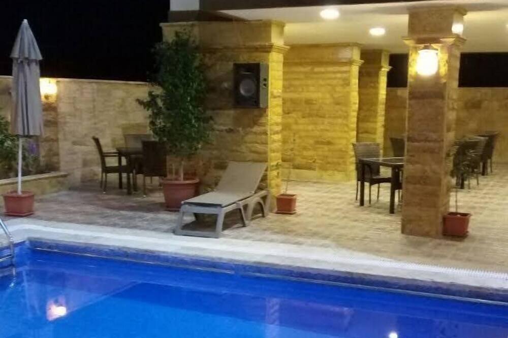 Photo of Outdoor in Sweimeh