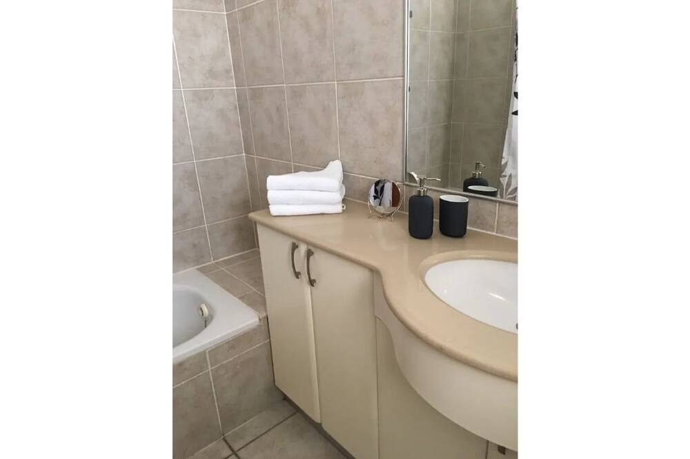 Photo of Bathroom in Ra'ananna