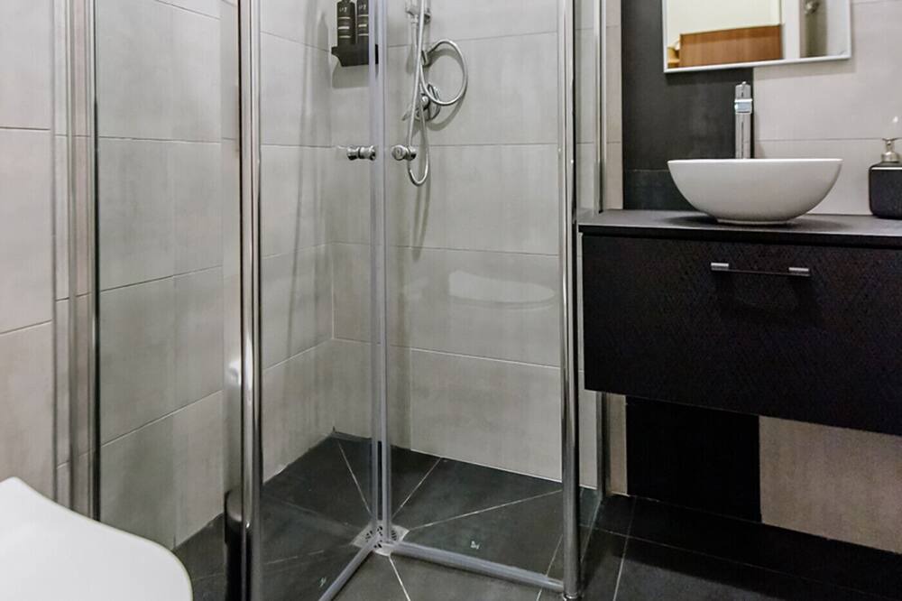 Photo of Bathroom in Panorama Street