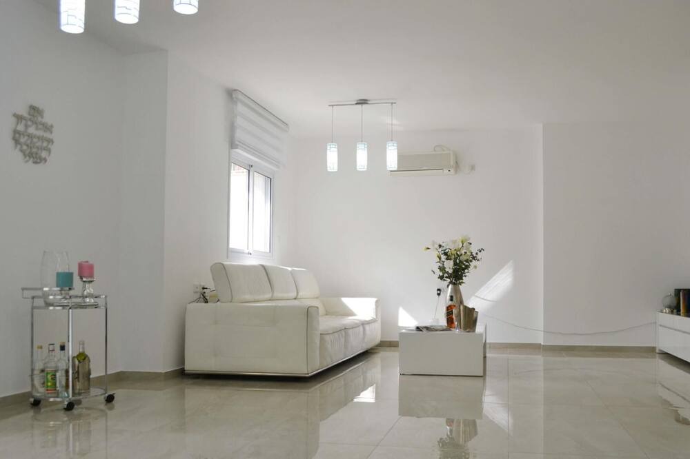 Photo of Livingroom in Eilat