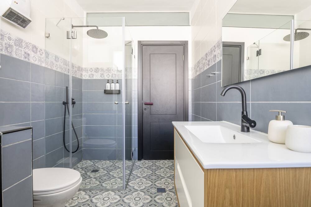 Photo of Bathroom in Zikhron Ya'aqov